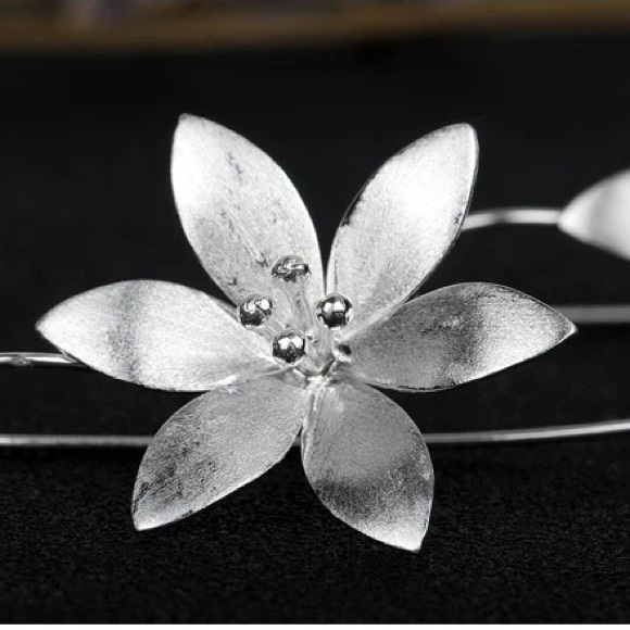 ◾️925 Sterling Silver Long Lotus Flower Drop Earrings - Picture 6 of 9